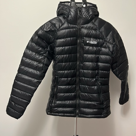Columbia Arctic Crest Down Jacket - Picture 5 of 8